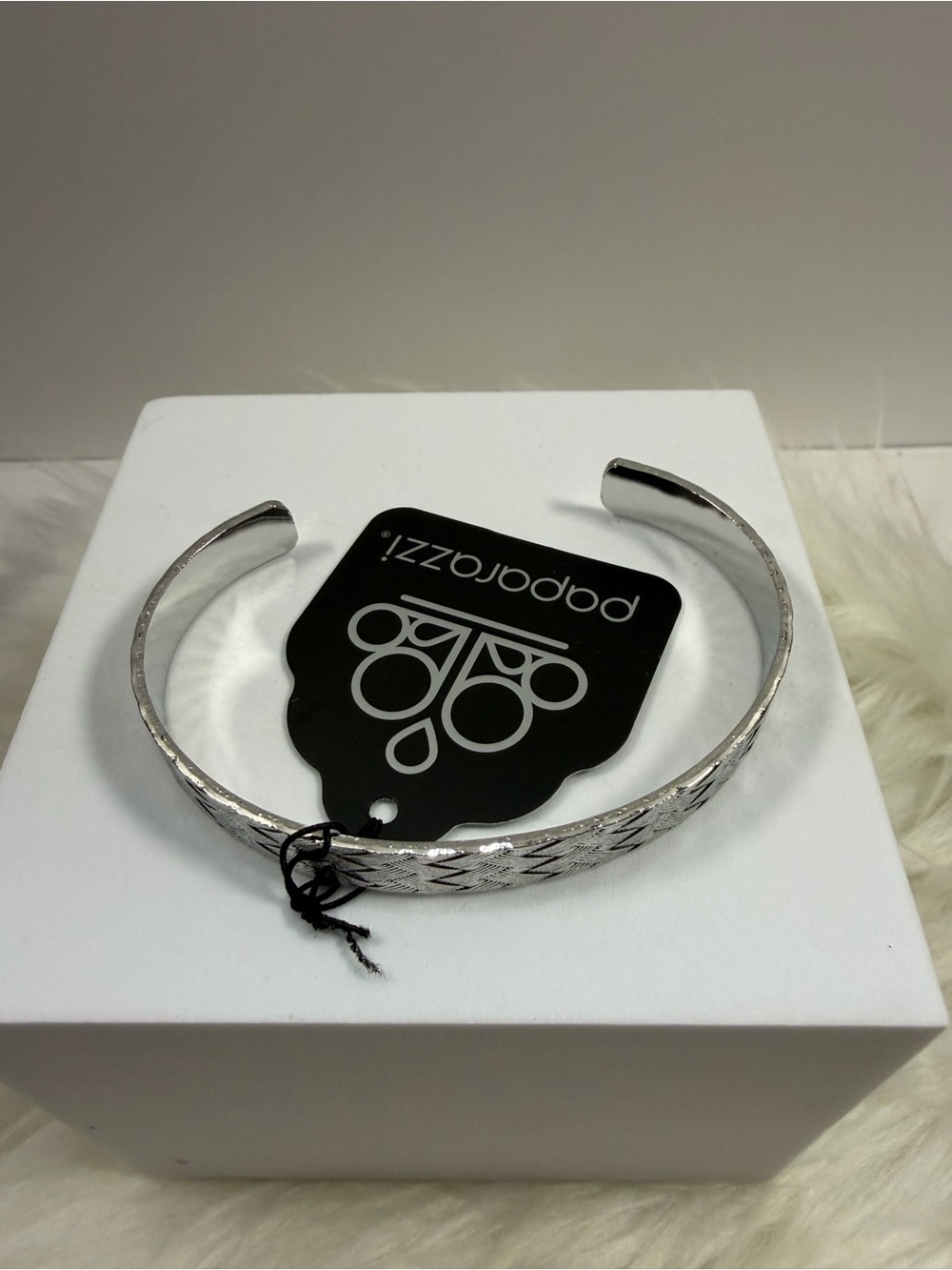 🩷5/$10🩷 paparazzi Silver Braided-Texture Cuff Bracelet - Picture 2 of 4